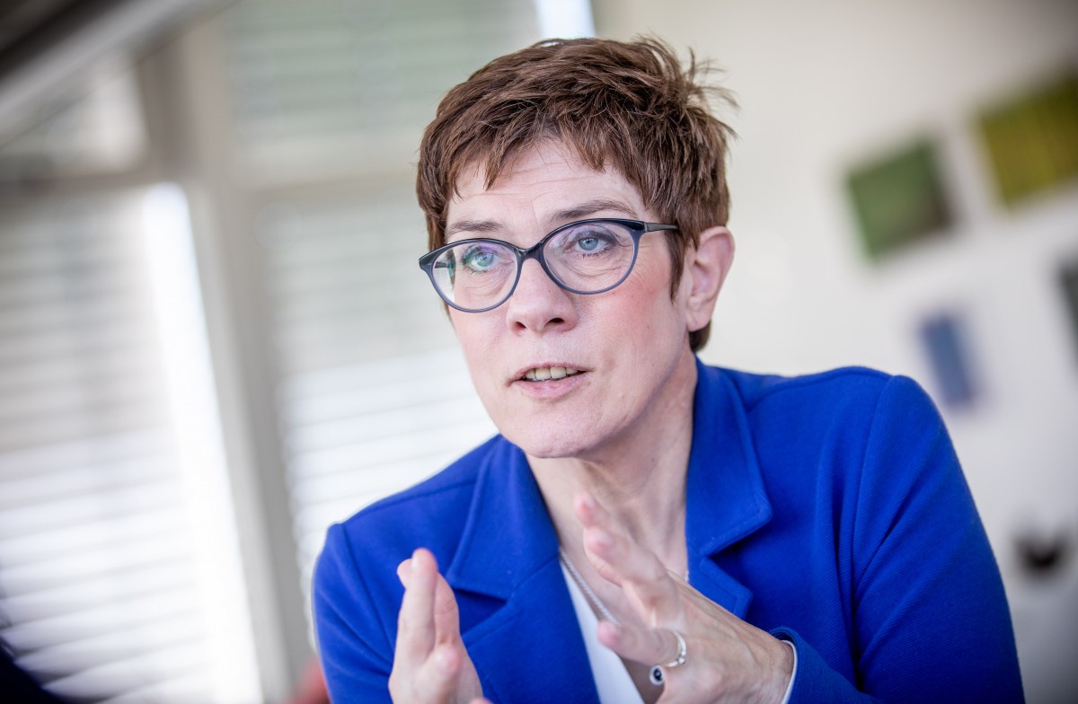 Fährt Kramp-Karrenbauer als neue Kanzlerin einen neuen Kurs in Deutschland?