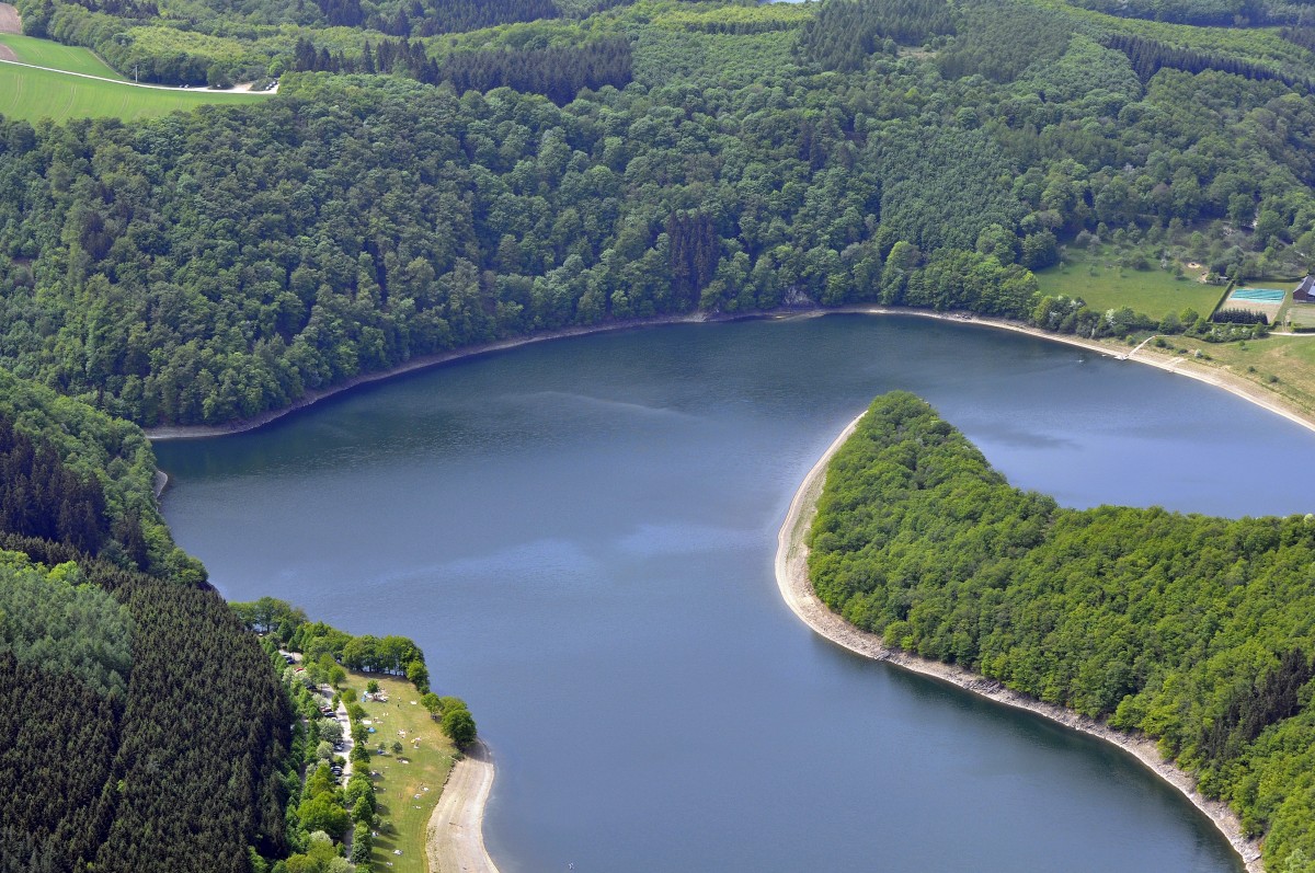 Zufällig anwesender Profi-Retter verhindert Tragödie am Obersauer Stausee