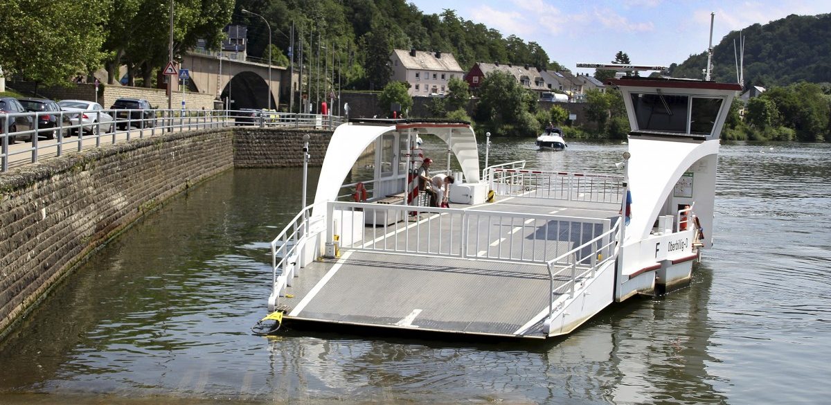 Fährmann, hol über ... : Per Schiff über die Grenze auf der Mosel