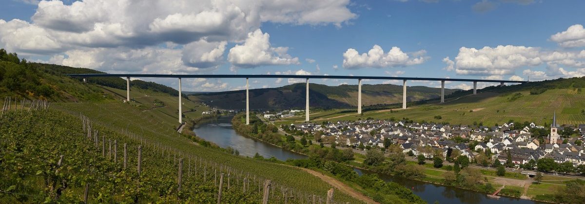 Anfang November sollen Autos über Hochmoselbrücke rollen