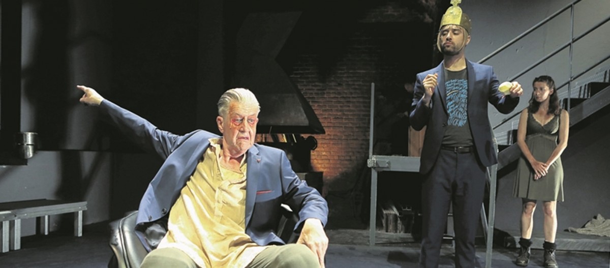 Mittelalter-Schlacht wird im Theater zum zeitlosen Generationenkonflikt