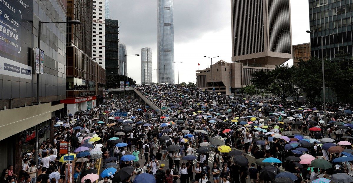 Neue Proteste in Hongkong: Debatte über Auslieferungen verschoben