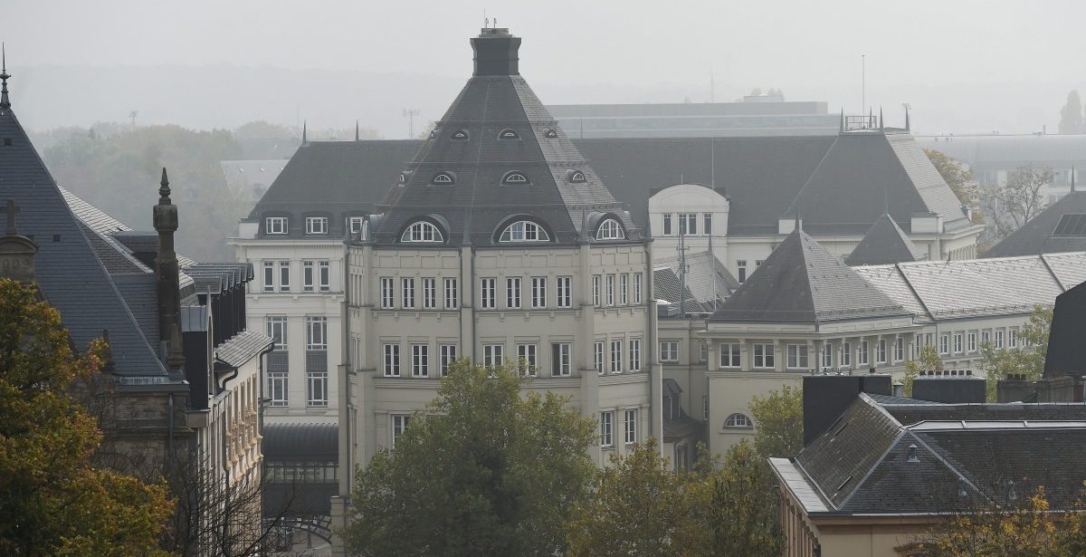 Ohne Führerschein verunglückt: Frau bestreitet, Unfallwagen gesteuert zu haben