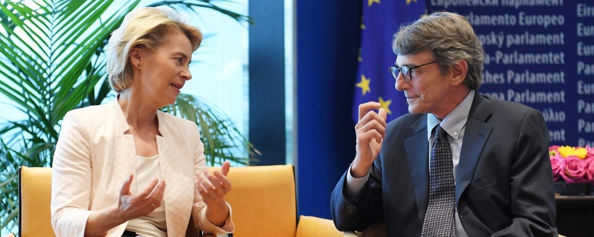 Das Europaparlament schimpft, von der Leyen wirbt
