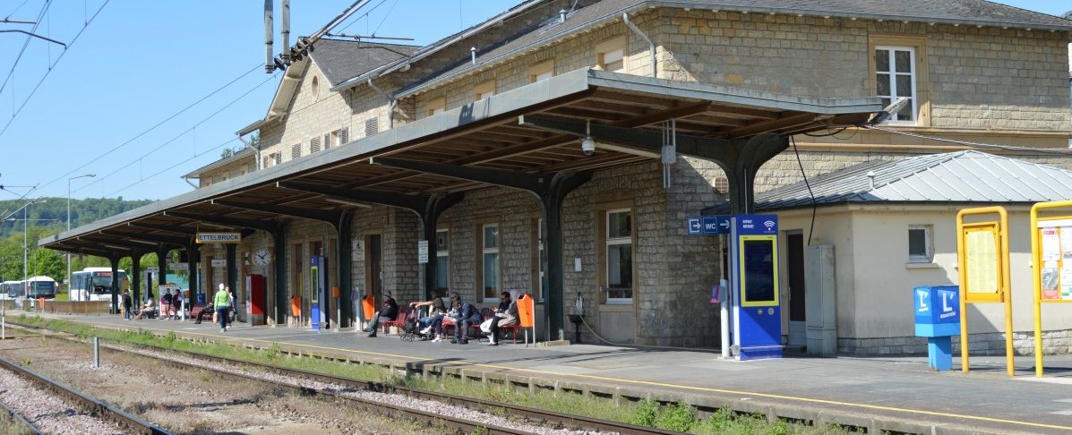 Kassenschalter soll bleiben: Der Ettelbrücker Bahnhof ist und bleibt eine wichtige Drehscheibe im Norden des Landes