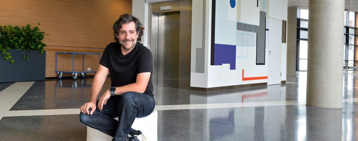 Vom Innenleben eines Fahrstuhls: Der Künstler Paul Kirps bringt Farbe ins „Lënster Lycée“