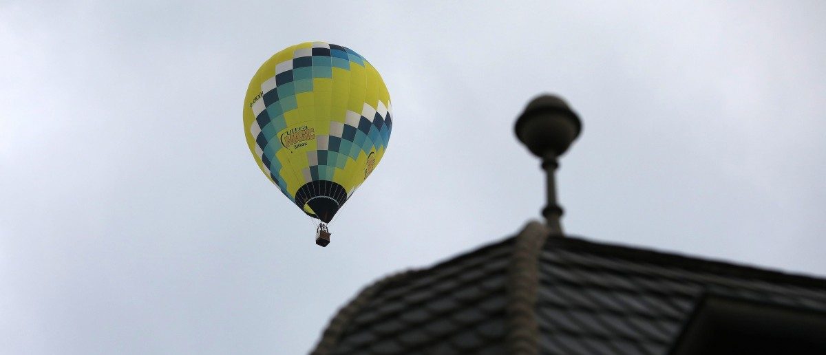 Natürlich: Der Ballon fliegt nicht, er fährt – und darum ist das so
