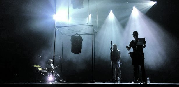 Caroline Simon au sujet de l’écriture, de la jeunesse et de la rage: „On peut se permettre d’être libres“