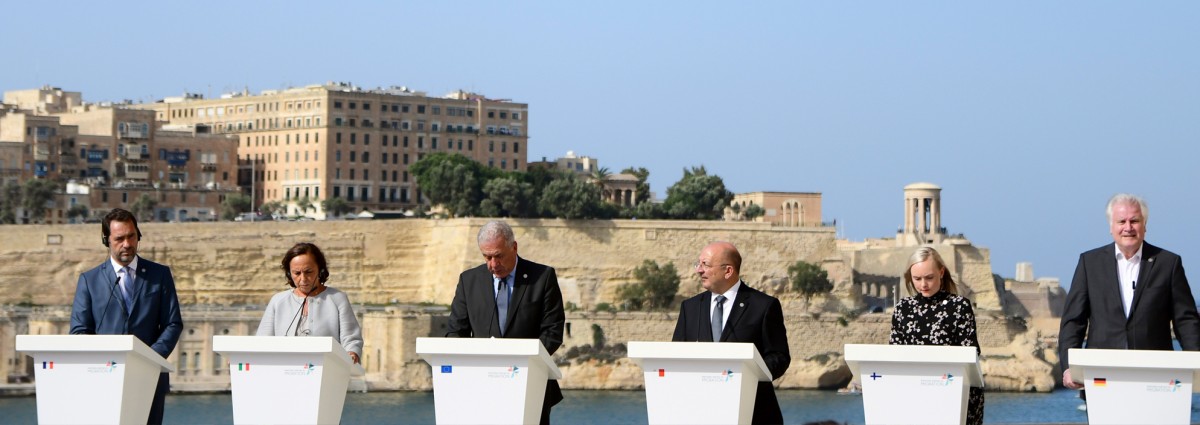 Deutscher Innenminister Seehofer ist „glücklich“: Vier EU-Staaten einigen sich über Seenotrettung