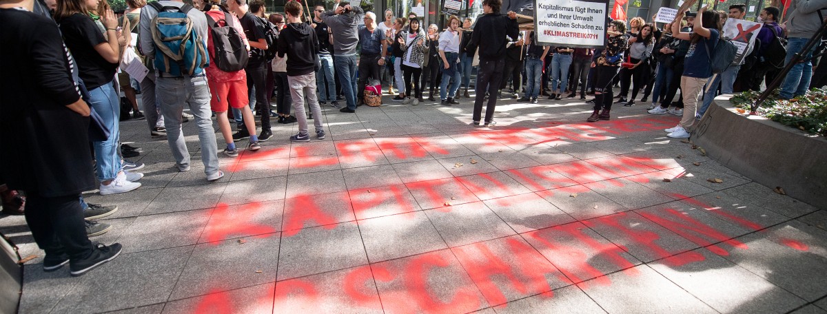 Beklebte Autos, blockierte Straßen: Wie radikal ist der Klimaprotest?