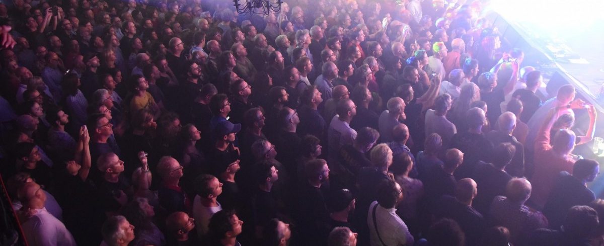 Wir müssen draußen bleiben: Will das Atelier nur Hofberichterstattung?