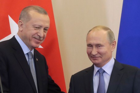 Erdogan bei Putin: Türkei stimmt längerer Waffenruhe und Patrouillen für Nordsyrien zu