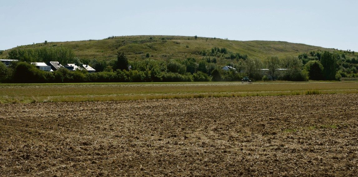 Deckelung in Sicht: Mit der Rekultivierung des „Crassier“ geht es vorwärts