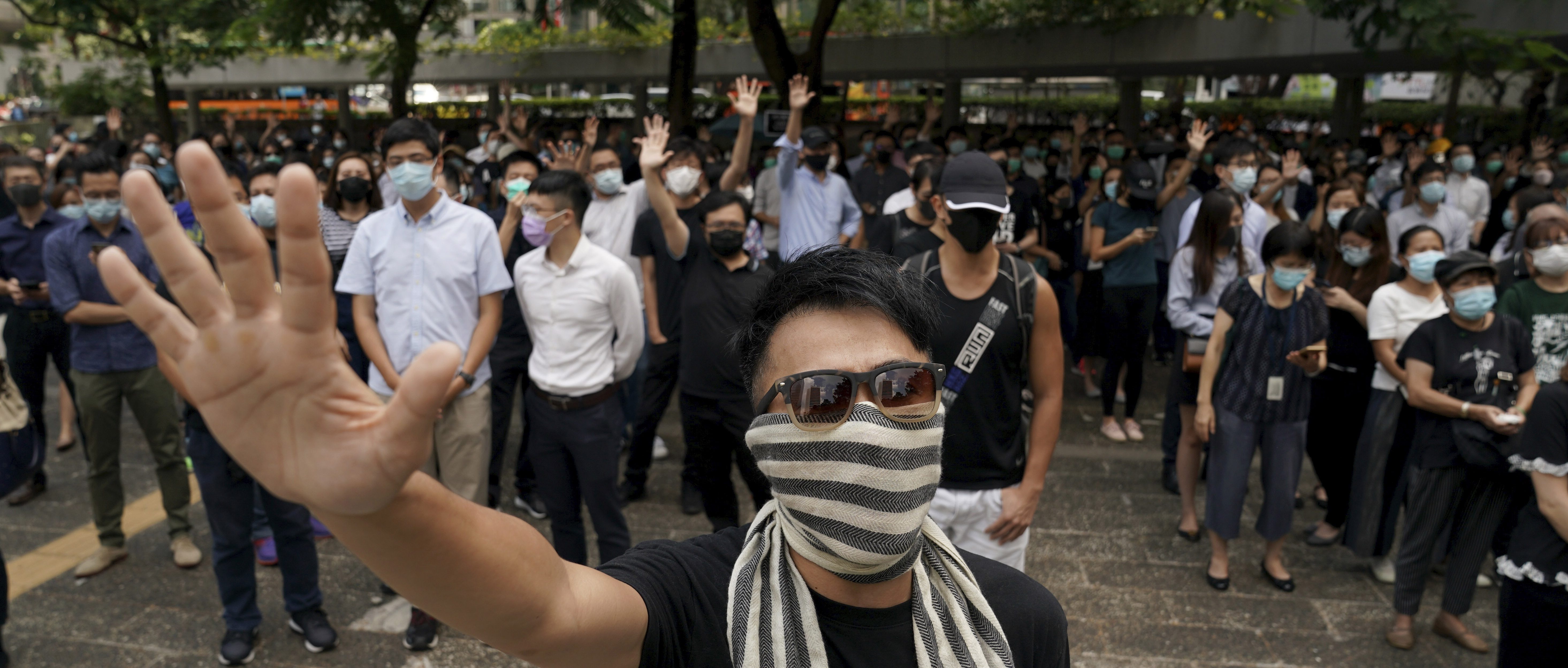 Hongkongs Regierung bemüht Notstandsgesetz für Vermummungsverbot