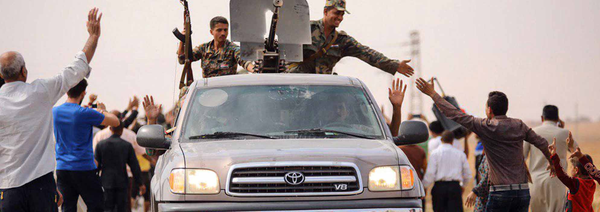 Die syrische Armee steht an der türkischen Grenze – Kurdenmilizen erhalten Hilfe