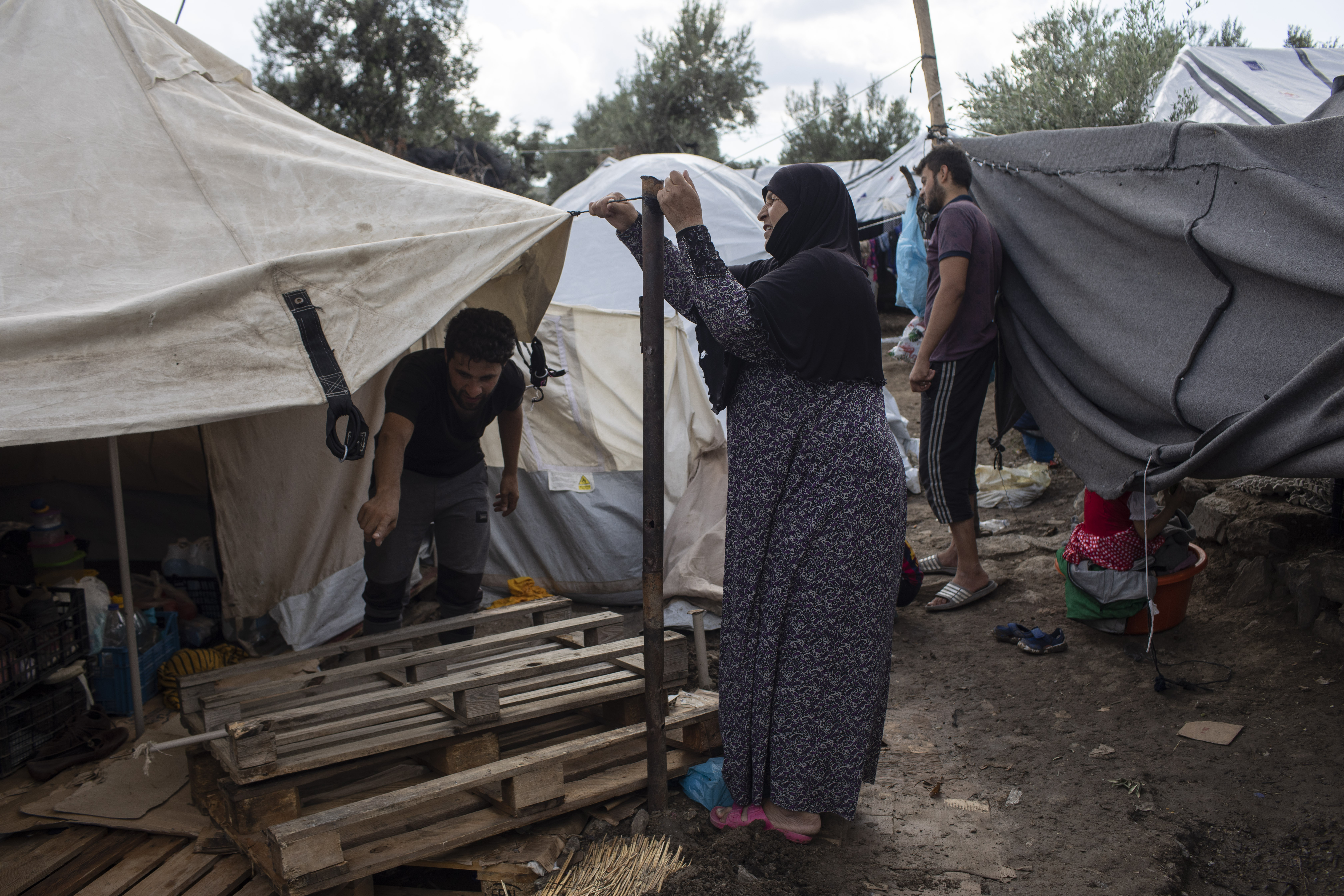 Horst Seehofer warnt vor „Flüchtlingswelle“ – EU-Kommissar will eine Quotenlösung