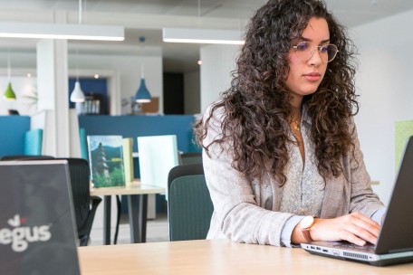 Partage d’intérêts: les espaces de coworking gagnent toujours plus de terrain