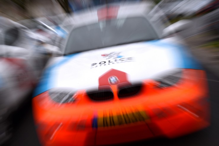 Gestohlene Kreditkarte: Polizei nimmt unehrliches Paar fest