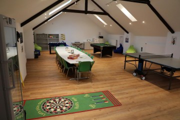 Jugendhäuser: Wo Teenager und junge Erwachsene sich wohlfühlen und etwas lernen