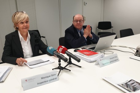 Generalinspektorin Monique Stirn und der beigeordnete Generalinspektor Vincent Fally haben 13 Empfehlungen f&uuml;r die Polizei