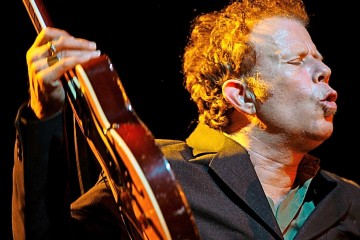 Kopf des Tages / Der krächzende Kauz Tom Waits wird 70