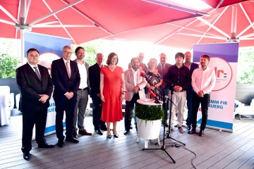 „Erpresserische Methoden“ / ADR-Frauen greifen Parteileitung wegen Mischel-Demission scharf an