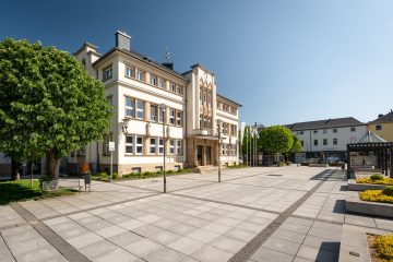Gemeinderat / Petingen nimmt Haushalt an – und will den Rathausplatz neu gestalten