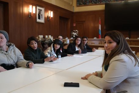 Sozialsch&ouml;ffin Mandy Ragni setzte sich mit den Bewohnern an einen Tisch, um nach L&ouml;sungen zu suchen