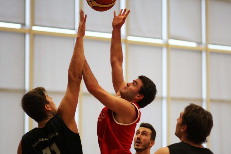 Tournoi de Noël / Freiburg und Köln kommen mit Titeln aus dem Weihnachtsturnier