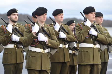 Kommentar / Armee ist mehr als eine Verteidigungstruppe