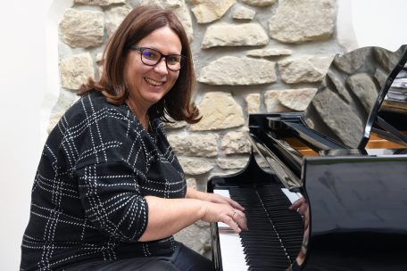 Simone Neumann-Geimer aus Esch. Die Leiterin der Kita „De Butzeneck“ ist auch noch Dirigentin der „Escher Sängerfrënn“.