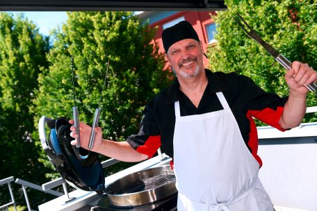 Marcel Birukoff aus Esch. Der pensionierte Gemeindearbeiter will mit einem Cateringdienst nochmal durchstarten. Abschalten kann er bei der Hochseefischerei.