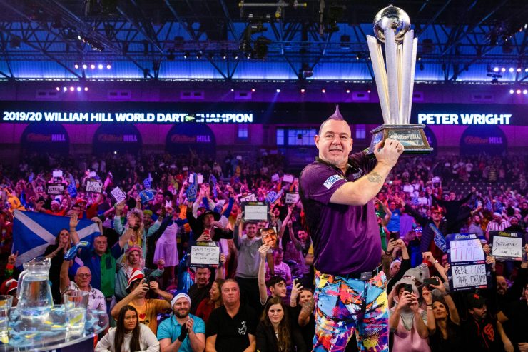 Darts / „Ich bin jetzt einfach dran“: Darts-Paradiesvogel Wright ganz oben