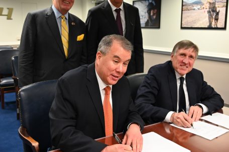 Kooperationsvertrag / Luxemburg und die USA arbeiten in der Weltraumindustrie zusammen