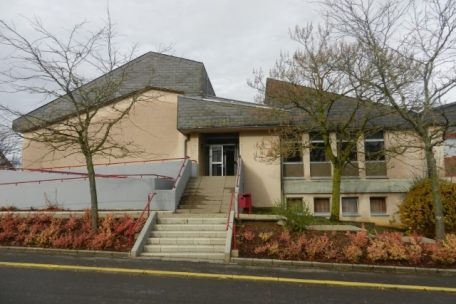 Das bestehende Gebäude stammt aus den 1970er Jahren und ist nicht mehr zeitgemäß