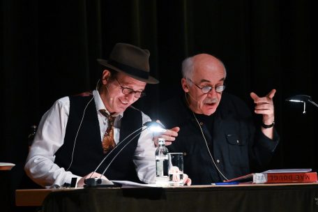 Cabaret / Tëscht Schlappekino a Game of Thrones: Eng satiresch Chronik vum Jhemp Hoscheit a Jules Arpetti