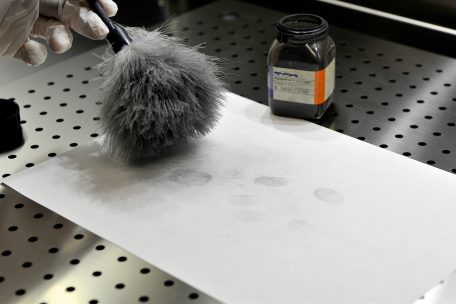 Ermittler / Bei der „Police scientifique“ geht es per Wissenschaft auf Verbrecherjagd