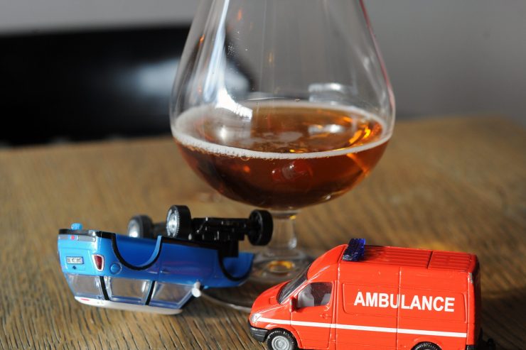 Aktionsplan gegen Alkoholmissbrauch / Hochprozentiger Alkohol nur noch ab 18 Jahren