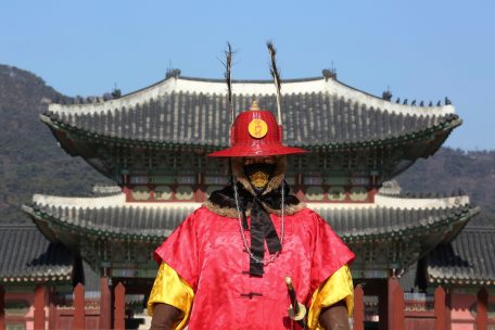 Epidemie / Wieder 3.000 neue Coronavirus-Fälle: Die Zeichen stehen nicht auf Entspannung