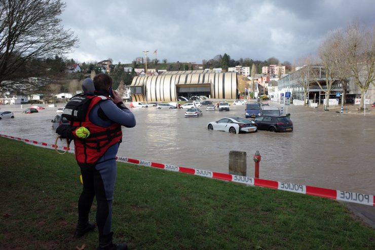 Hochwasser in Luxemburg / Land unter an Sauer und Mosel – Polizei appelliert an Autofahrer
