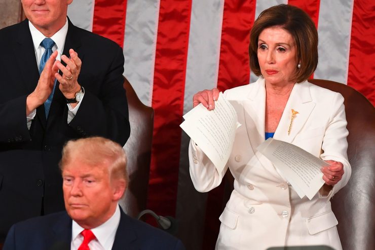 USA / Pelosi zerreißt Trump-Rede, nennt sie ein „Manifest der Unwahrheit“