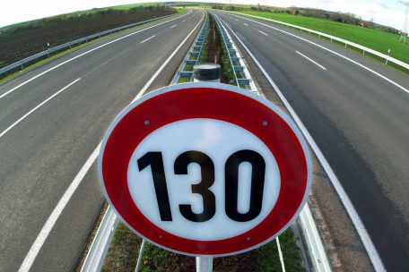 Tempolimit auf der Autobahn / Bald könnte es sich in Deutschland ausgerast haben