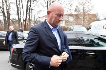 AfDP-Mann / Kemmerich ist als Ministerpräsident in Thüringen wieder zurückgetreten