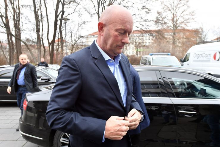 AfDP-Mann / Kemmerich ist als Ministerpräsident in Thüringen wieder zurückgetreten