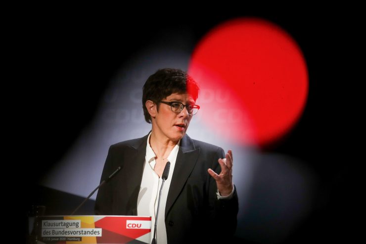 Staatskrise in Thüringen  / Kramp-Karrenbauer verzichtet auf Kanzlerkandidatur und CDU-Vorsitz