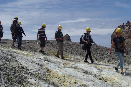 Neuseeland / Vulkaninsel White Island könnte für Klimaforscher ein Fenster in die Zukunft sein