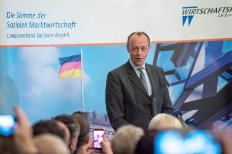 Merz will beim Rennen um den CDU-Vorsitz mitmachen