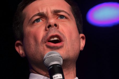 USA / Bernie Sanders verurteilt homophobe Sprüche gegen Konkurrenten Buttigieg