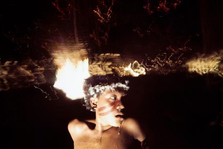 Photographie / Une immersion dans l’univers Yanomami: l’œuvre de Claudia Andujar à la Fondation Cartier