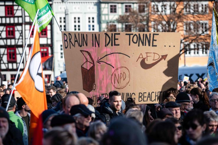 Kommentar / Der rassistische Dreck, den die AfD säte, fliegt ihr endlich um die Ohren